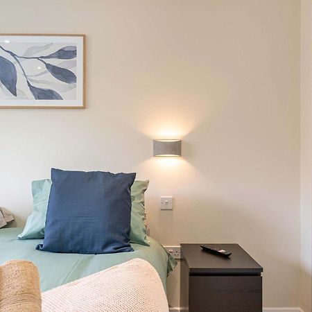 Stylish 2 Bedroom Apartments In Derby Kültér fotó